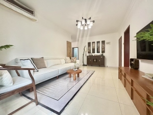 莲花北村 大三房只此一套在售,满五唯一,拎包入住新装 莲花北村 大三房只此一套在售,满五唯一,拎包入住新装深圳福田区莲花二手房图片