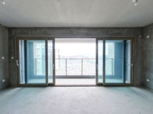 宏发QCC前城 两梯两户,满五年,红本在手,税费低 宏发QCC前城 两梯两户,满五年,红本在手,税费低深圳宝安区西乡二手房图片