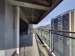 神憩乾珑 朝南，带观景大阳台_神憩乾珑二手房阳台图片6